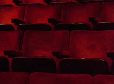 fauteuils dans un cinema