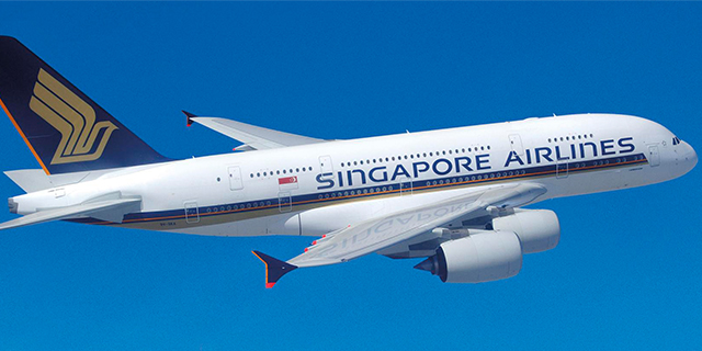 un avion Singapore Airlines dans le ciel