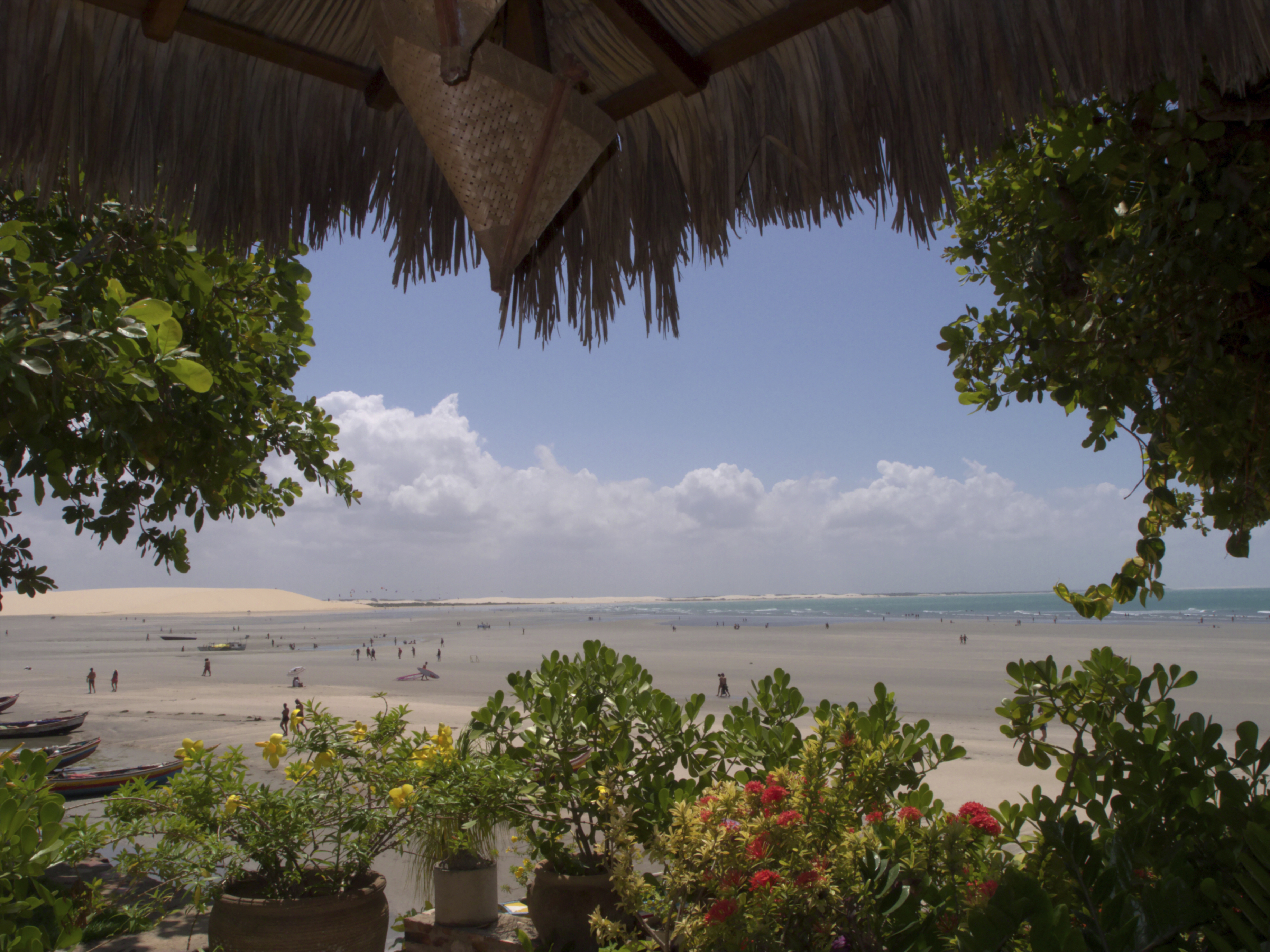 mar visto de um restaurante